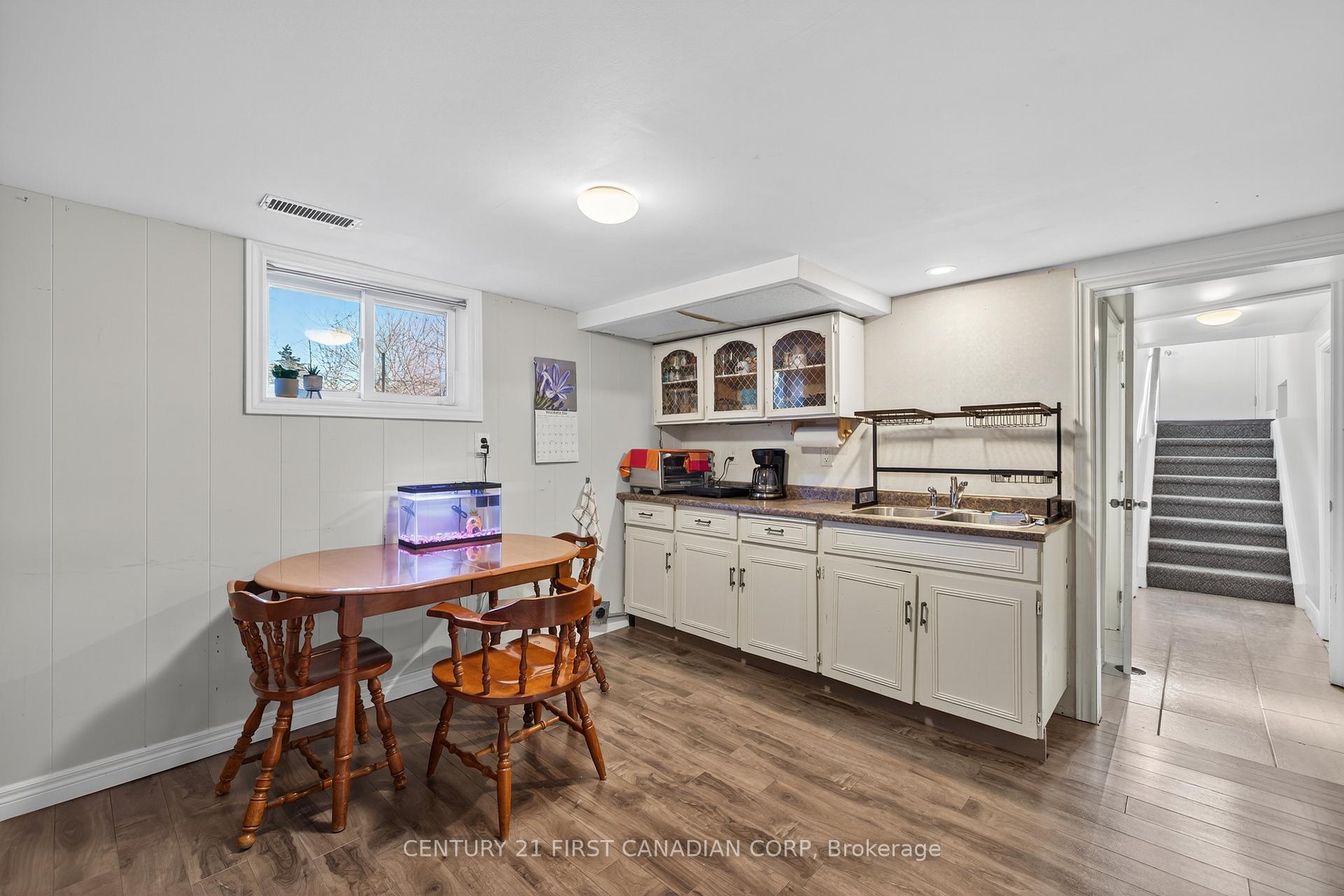 Photo 13 of 118 Gordon Street, Sarnia — HOMEH