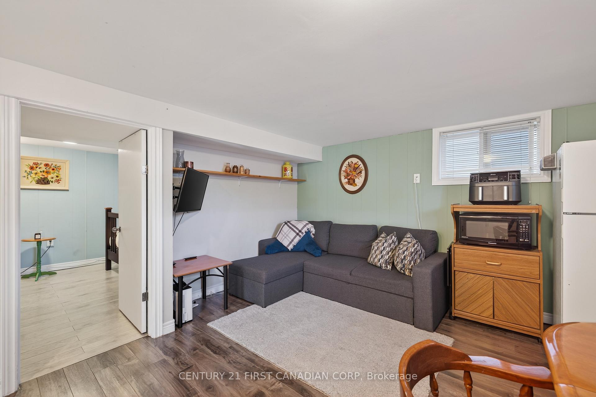 Photo 21 of 118 Gordon Street, Sarnia — HOMEH