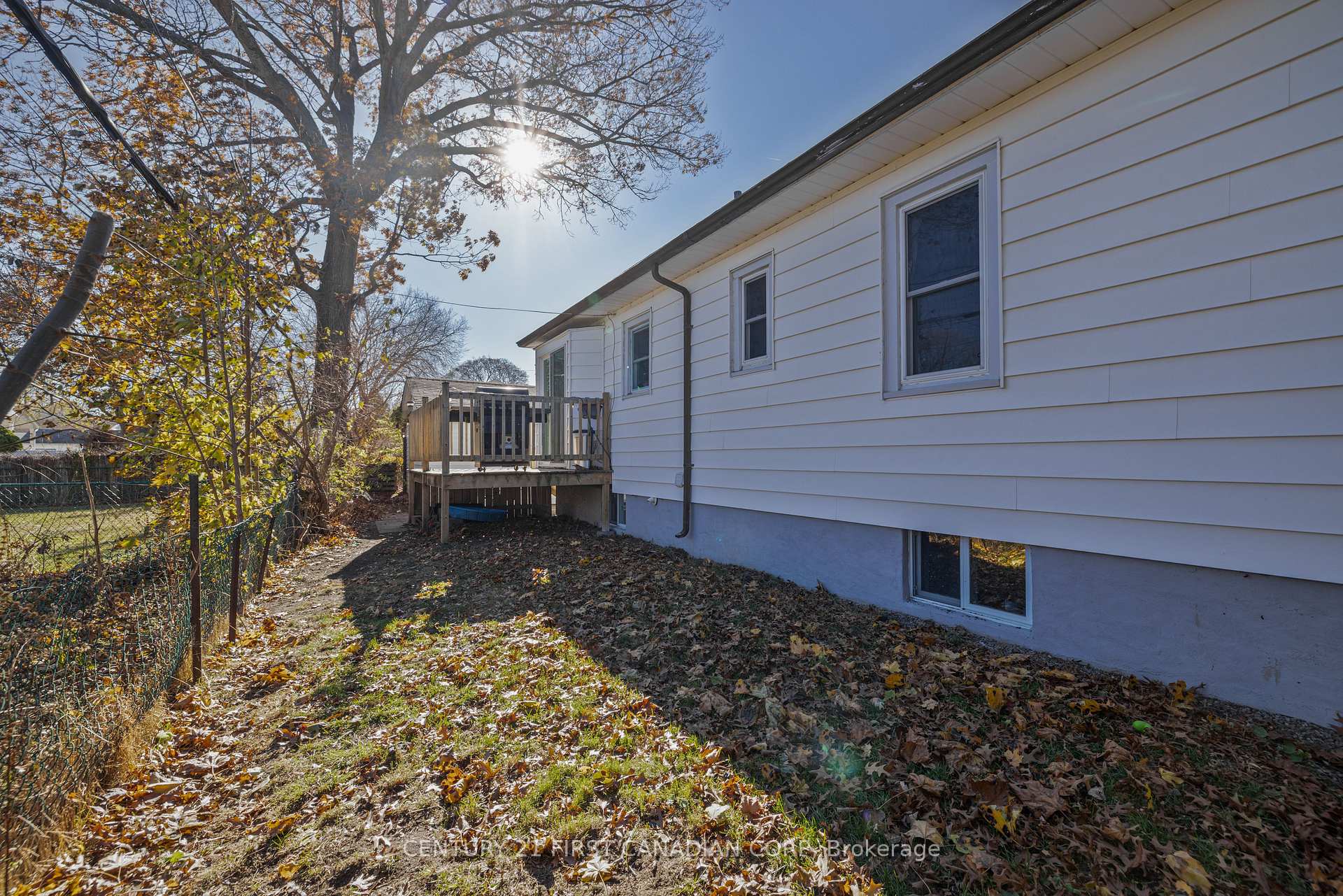 Photo 24 of 118 Gordon Street, Sarnia — HOMEH
