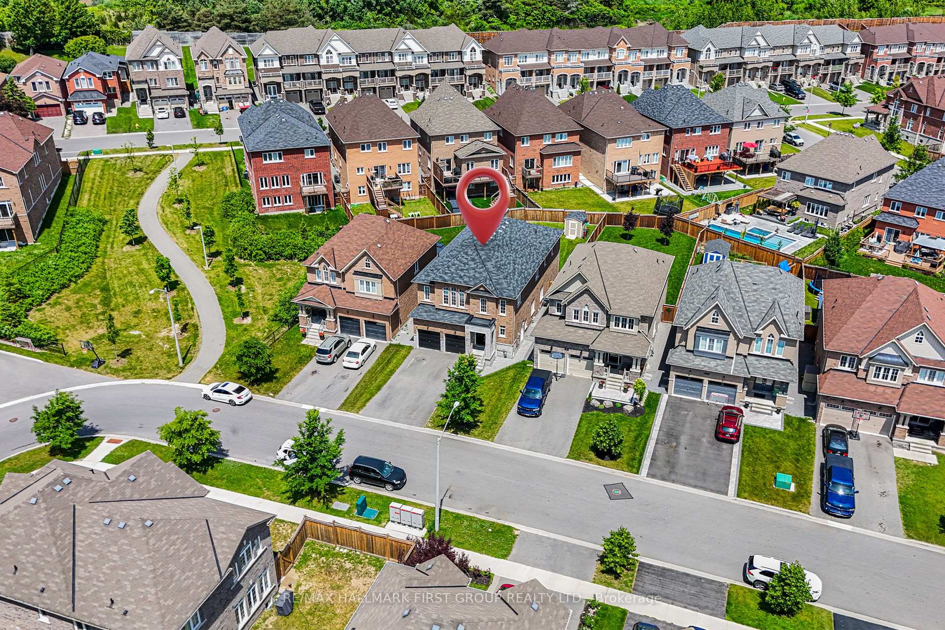 Photo 2 of 154 Lyle Drive, Clarington, Bowmanville — HOMEH
