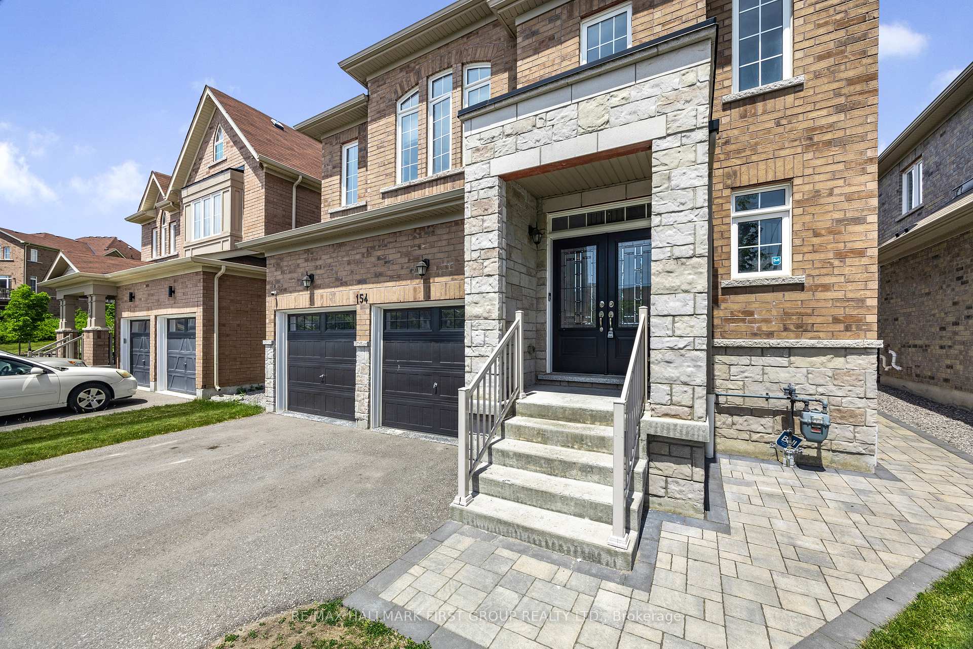 Photo 3 of 154 Lyle Drive, Clarington, Bowmanville — HOMEH