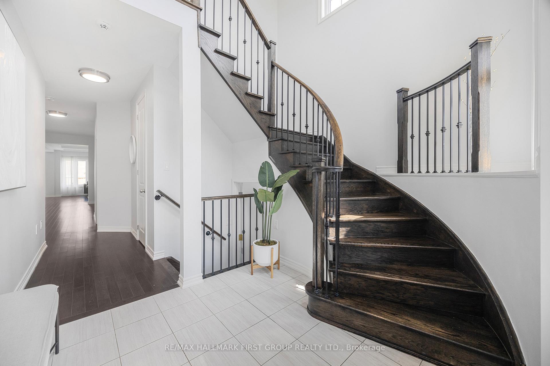 Photo 5 of 154 Lyle Drive, Clarington, Bowmanville — HOMEH