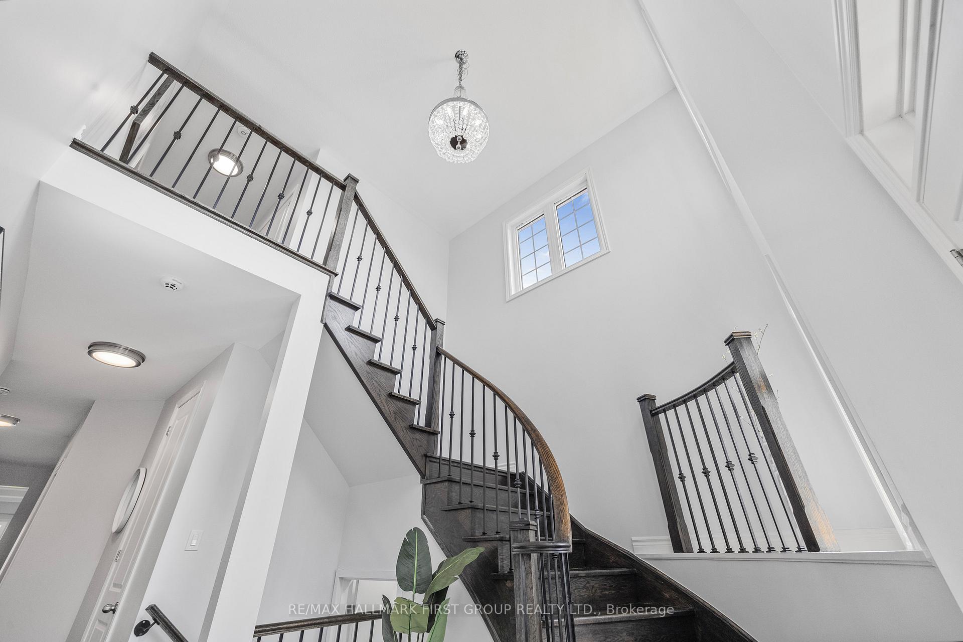 Photo 6 of 154 Lyle Drive, Clarington, Bowmanville — HOMEH