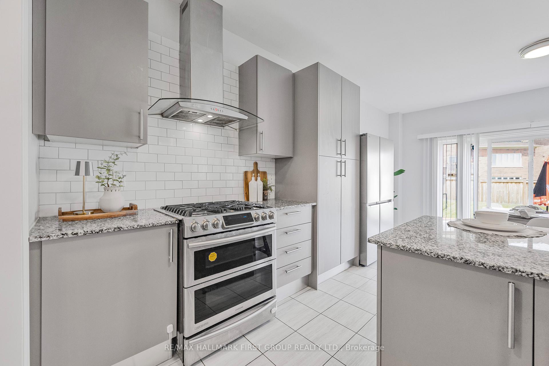 Photo 18 of 154 Lyle Drive, Clarington, Bowmanville — HOMEH