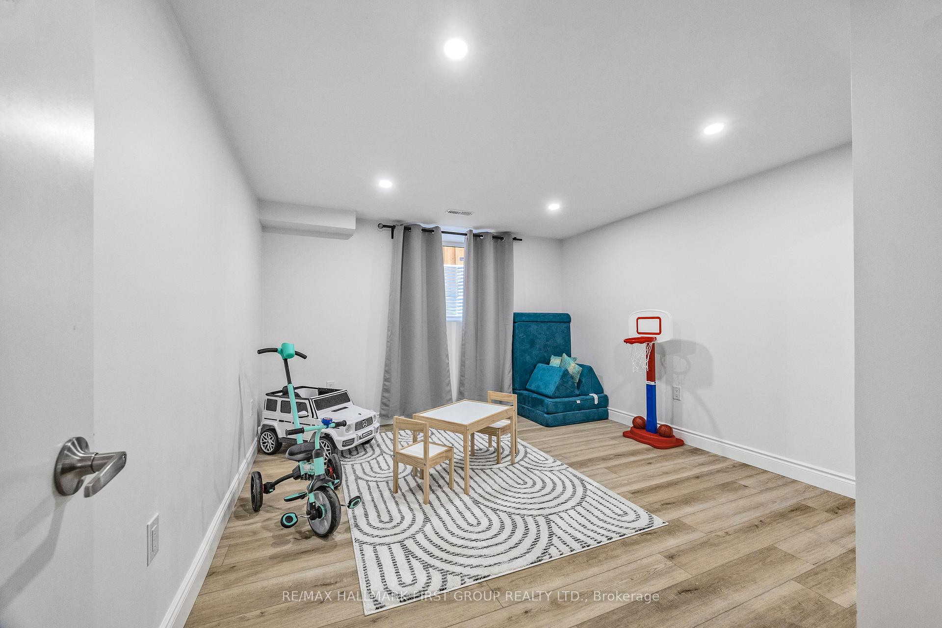 Photo 42 of 154 Lyle Drive, Clarington, Bowmanville — HOMEH