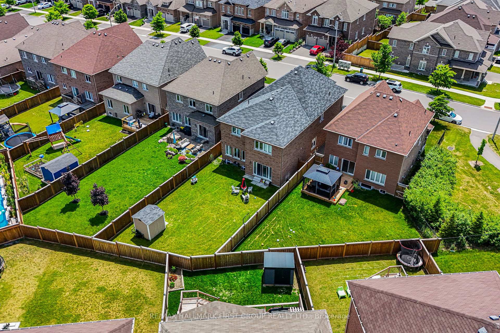 Photo 49 of 154 Lyle Drive, Clarington, Bowmanville — HOMEH