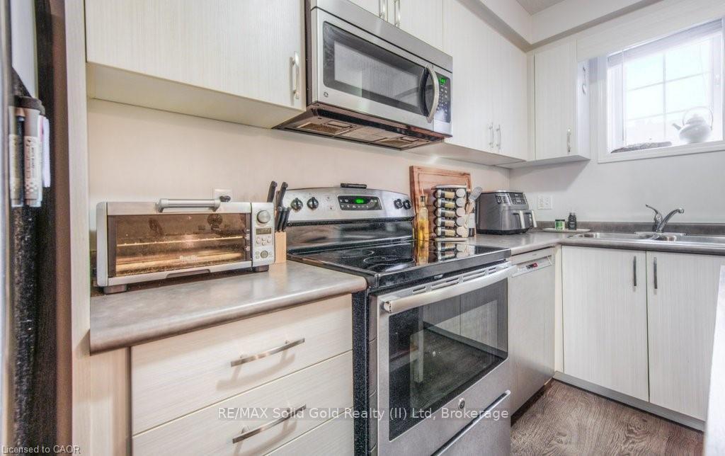 Photo 3 of Unit D, 388 Old Huron Road, Kitchener — HOMEH