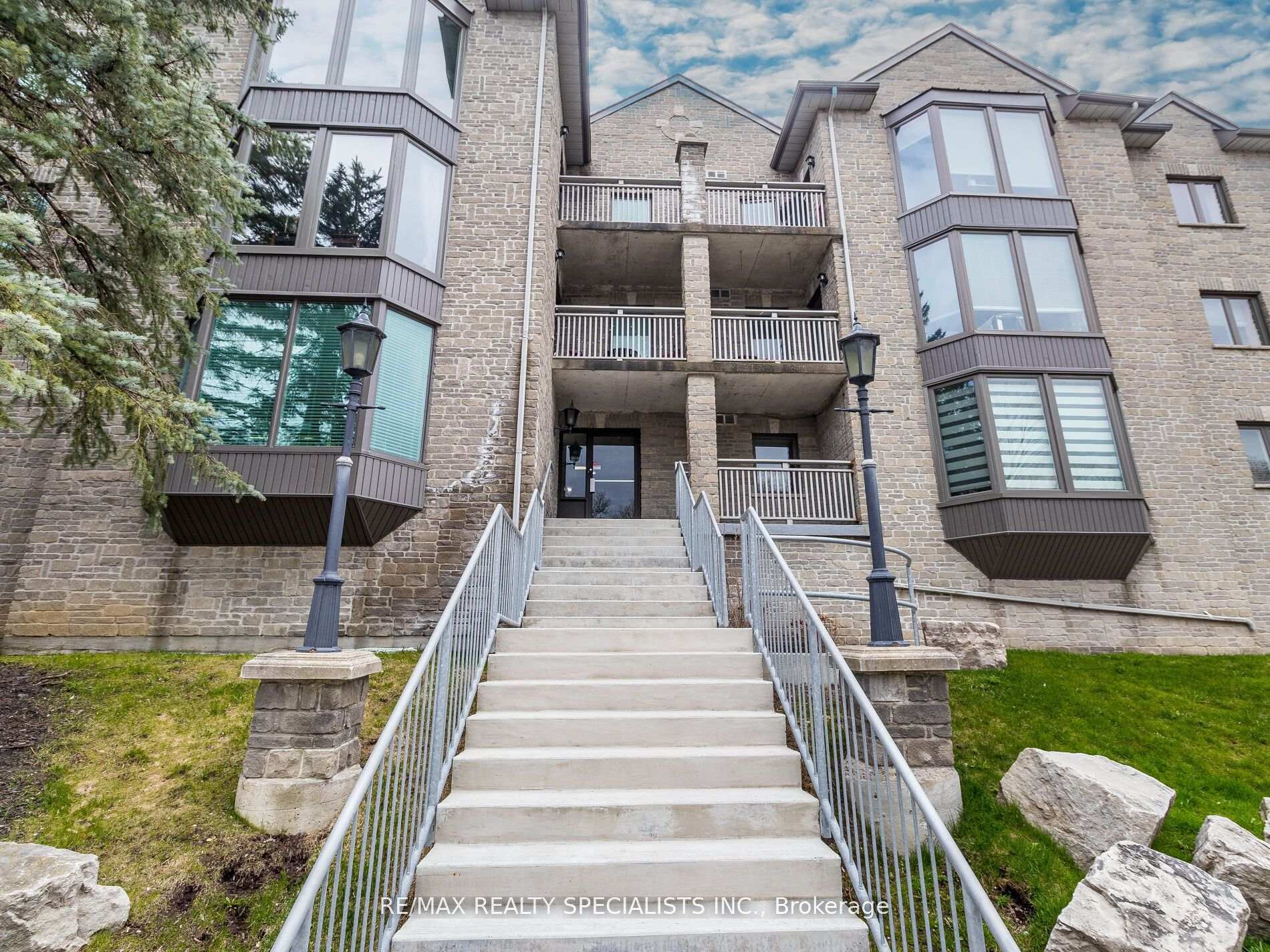 Front of Unit 306, 21 George Street