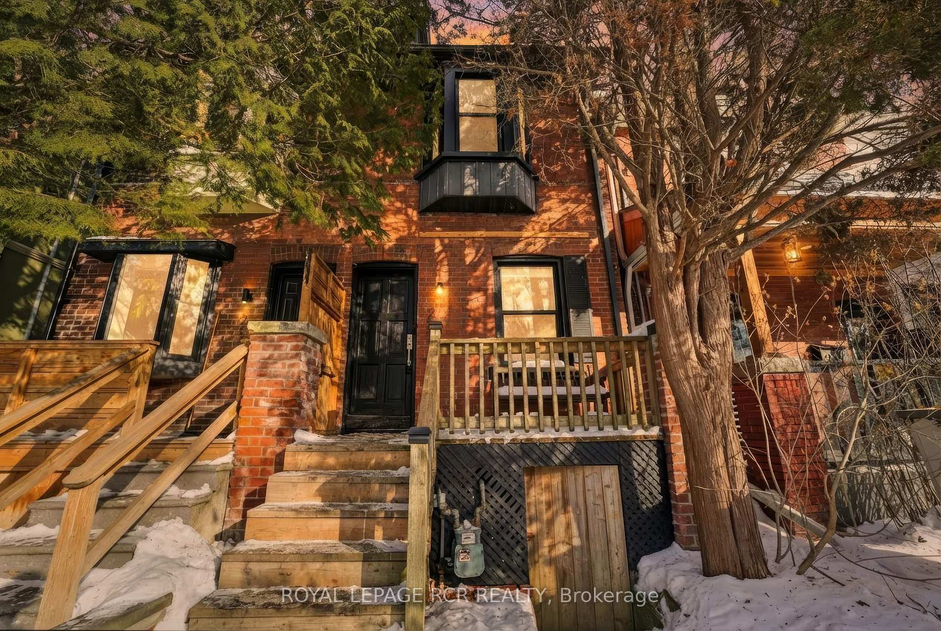 Front of 257 Rhodes Avenue
