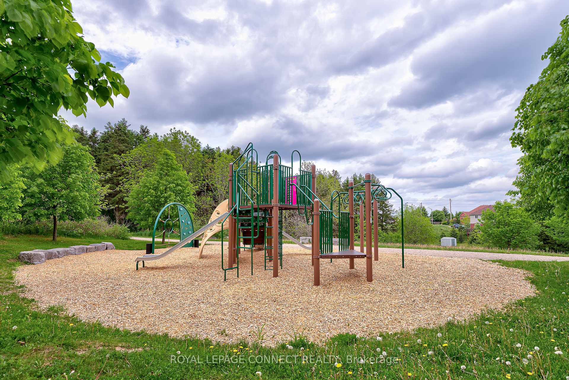Photo 7 of Unit 5B, 1180 Countrystone Drive, Kitchener, Highland West — HOMEH