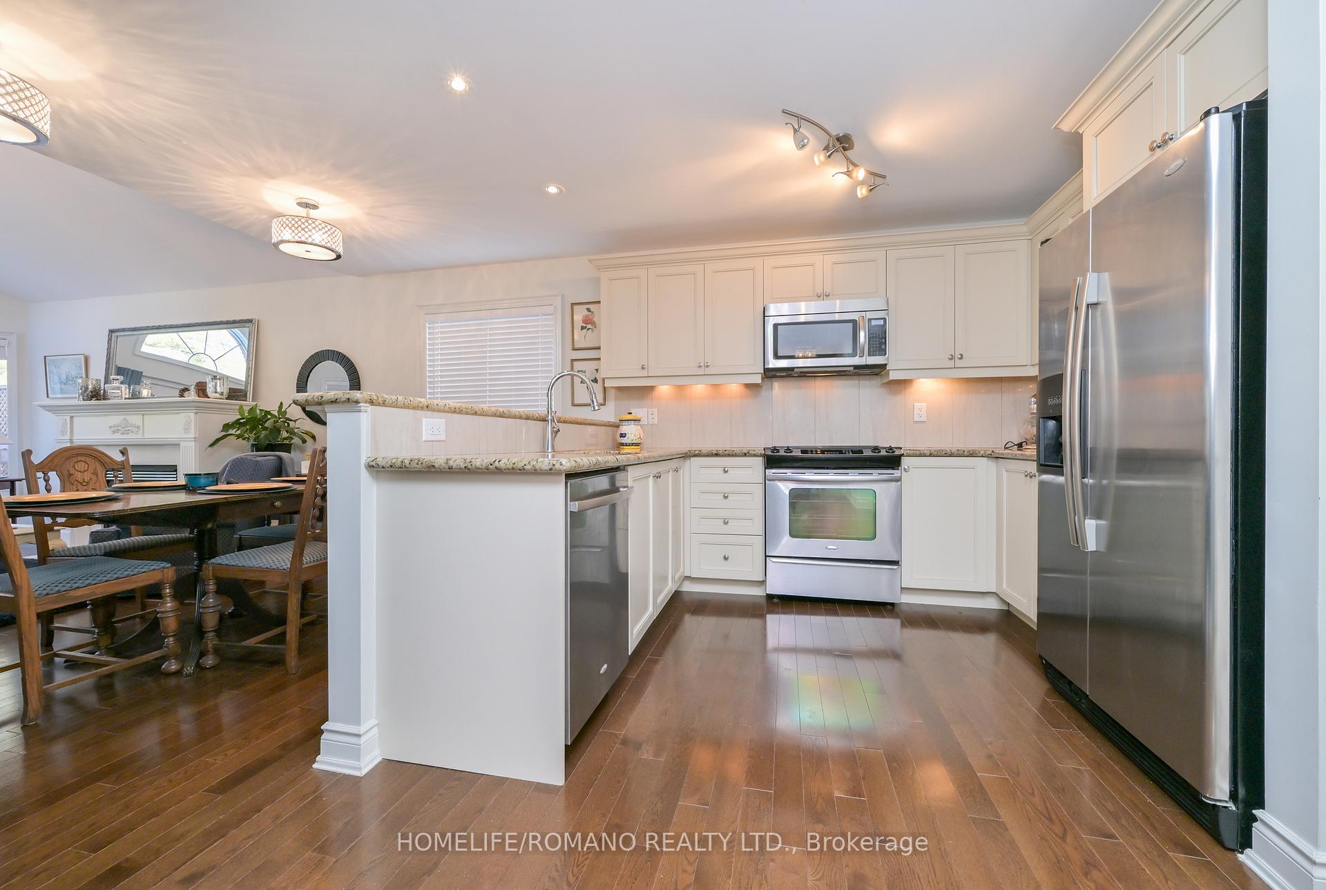 Photo 3 of Unit 13, 72 Tuscany Grande, New Tecumseth, Rural New Tecumseth — HOMEH
