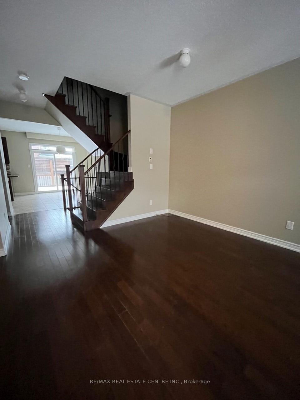 Photo 9 of 541 Vaughan Court, Milton, Scott — HOMEH