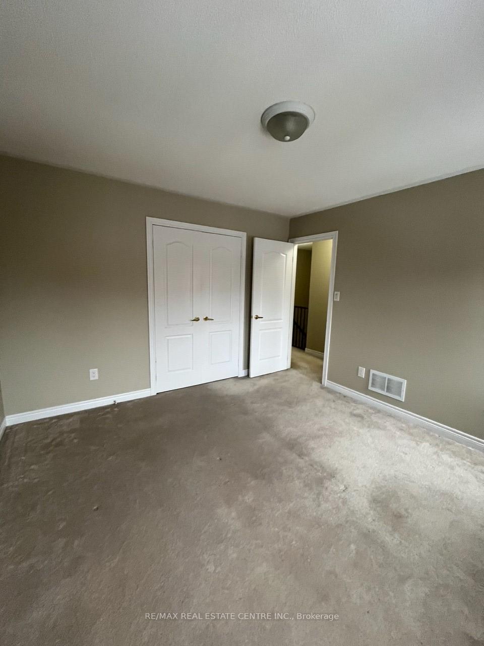 Photo 7 of 541 Vaughan Court, Milton, Scott — HOMEH