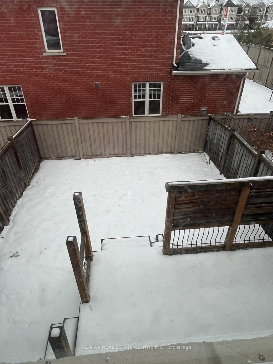 Photo 8 of 541 Vaughan Court, Milton, Scott — HOMEH