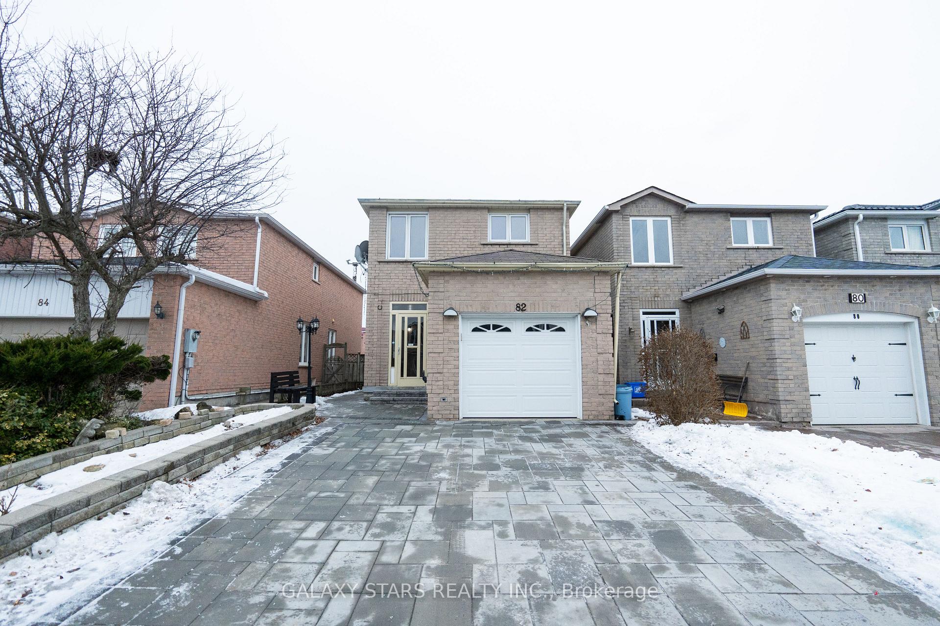 Front of Unit Main & 2nd Flr, 82 Jaffray Road
