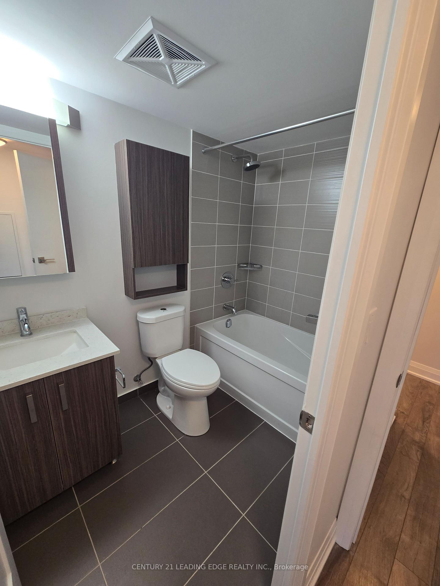 Photo 4 of Unit 611, 18 Uptown Drive, Markham, Unionville — HOMEH