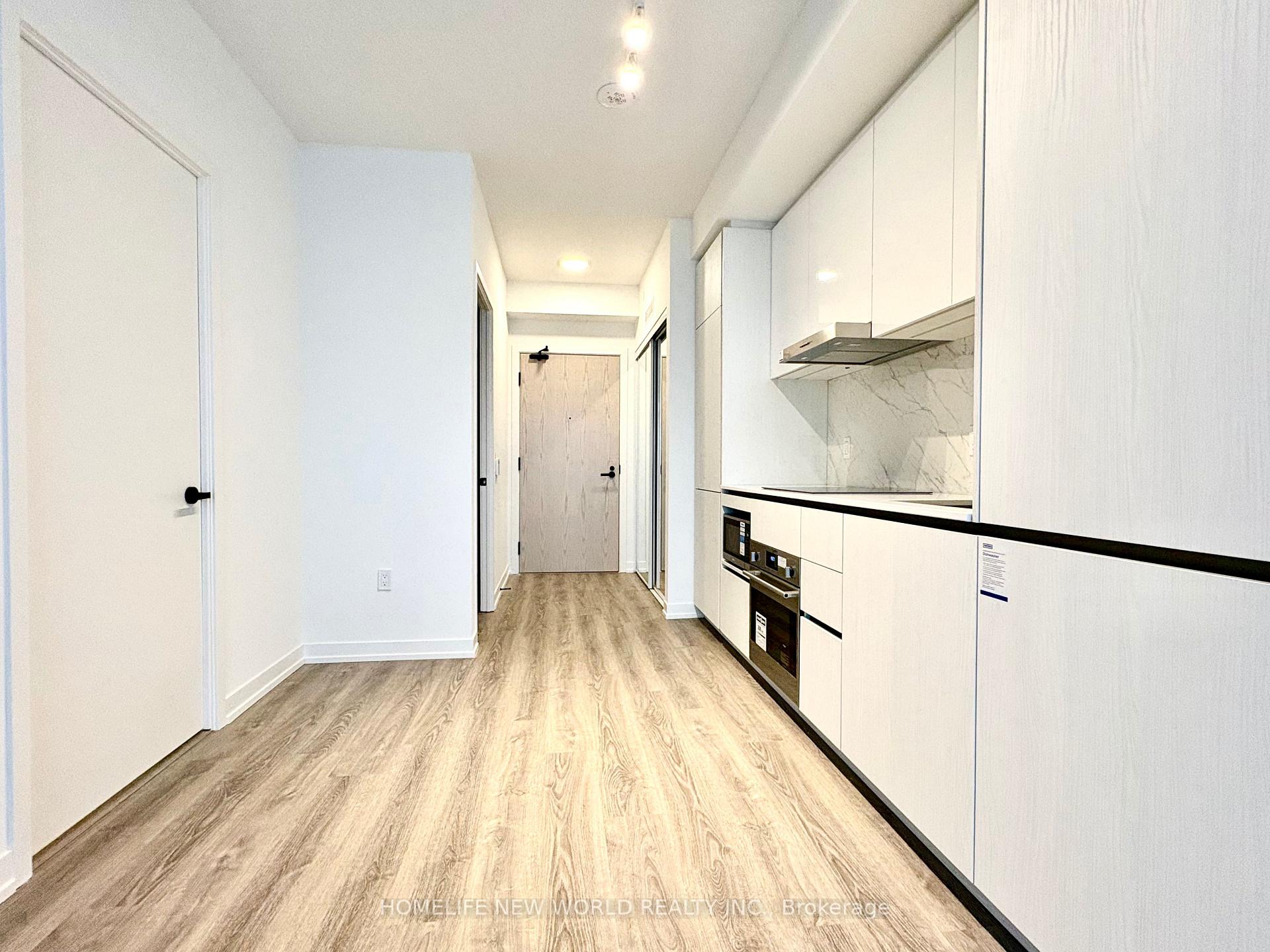 Photo 5 of Unit 711, 8 Interchange Way, Vaughan, Vaughan Corporate Centre — HOMEH