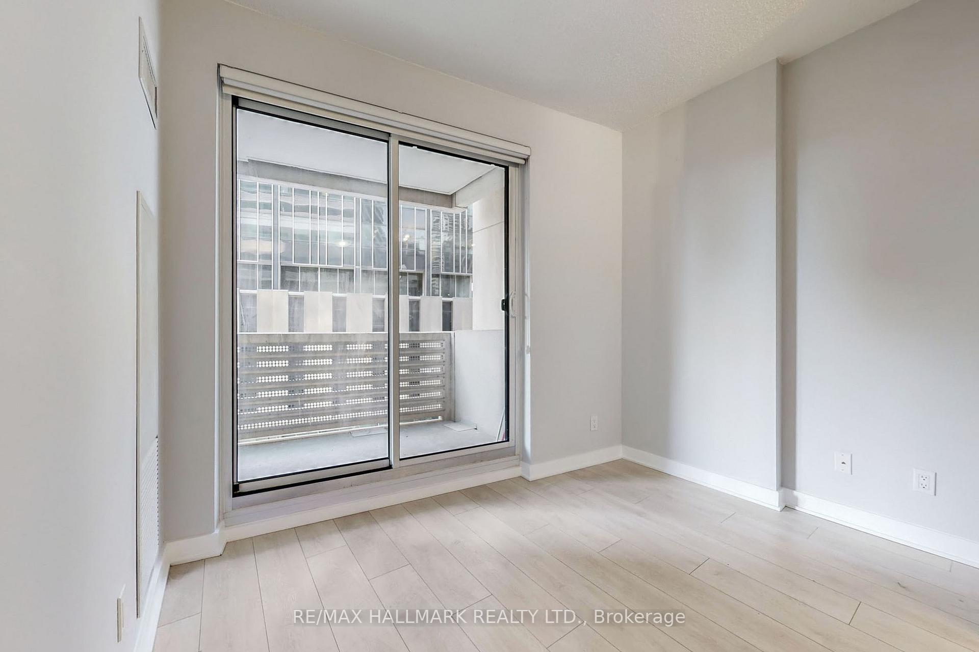 Photo 3 of Unit 313, 2221 Yonge Street, Toronto, Mount Pleasant West — HOMEH