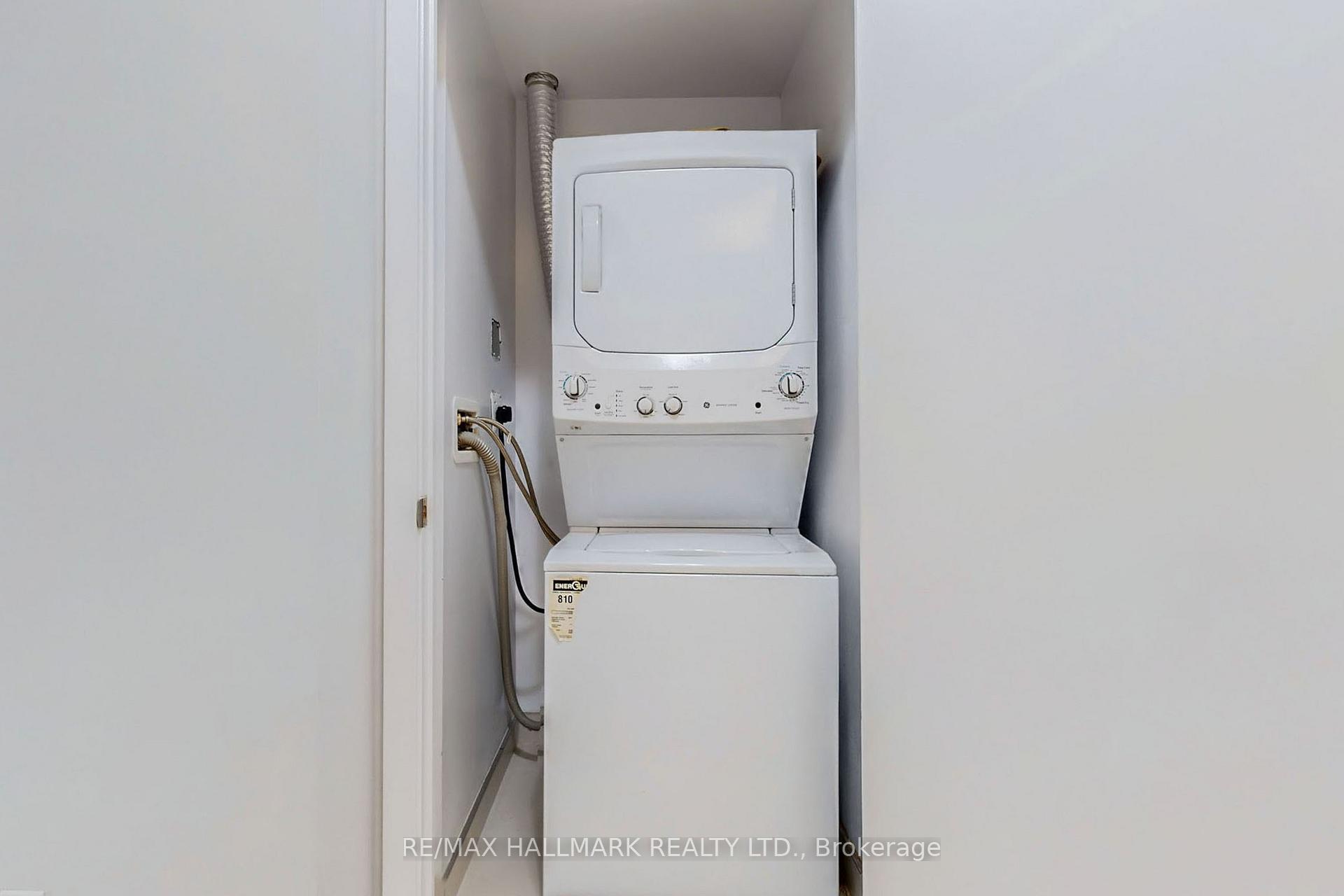 Photo 6 of Unit 313, 2221 Yonge Street, Toronto, Mount Pleasant West — HOMEH
