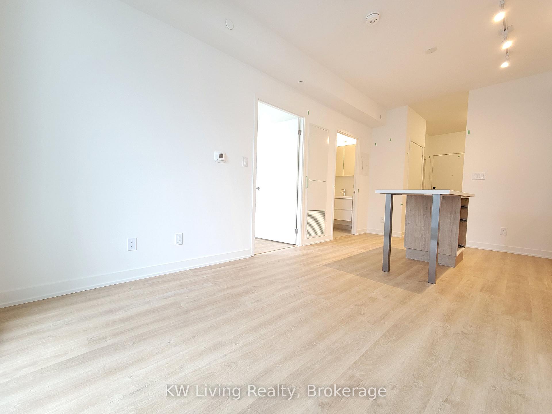 Photo 5 of Unit 902, 292 Verdale Crossing, Markham, Unionville — HOMEH