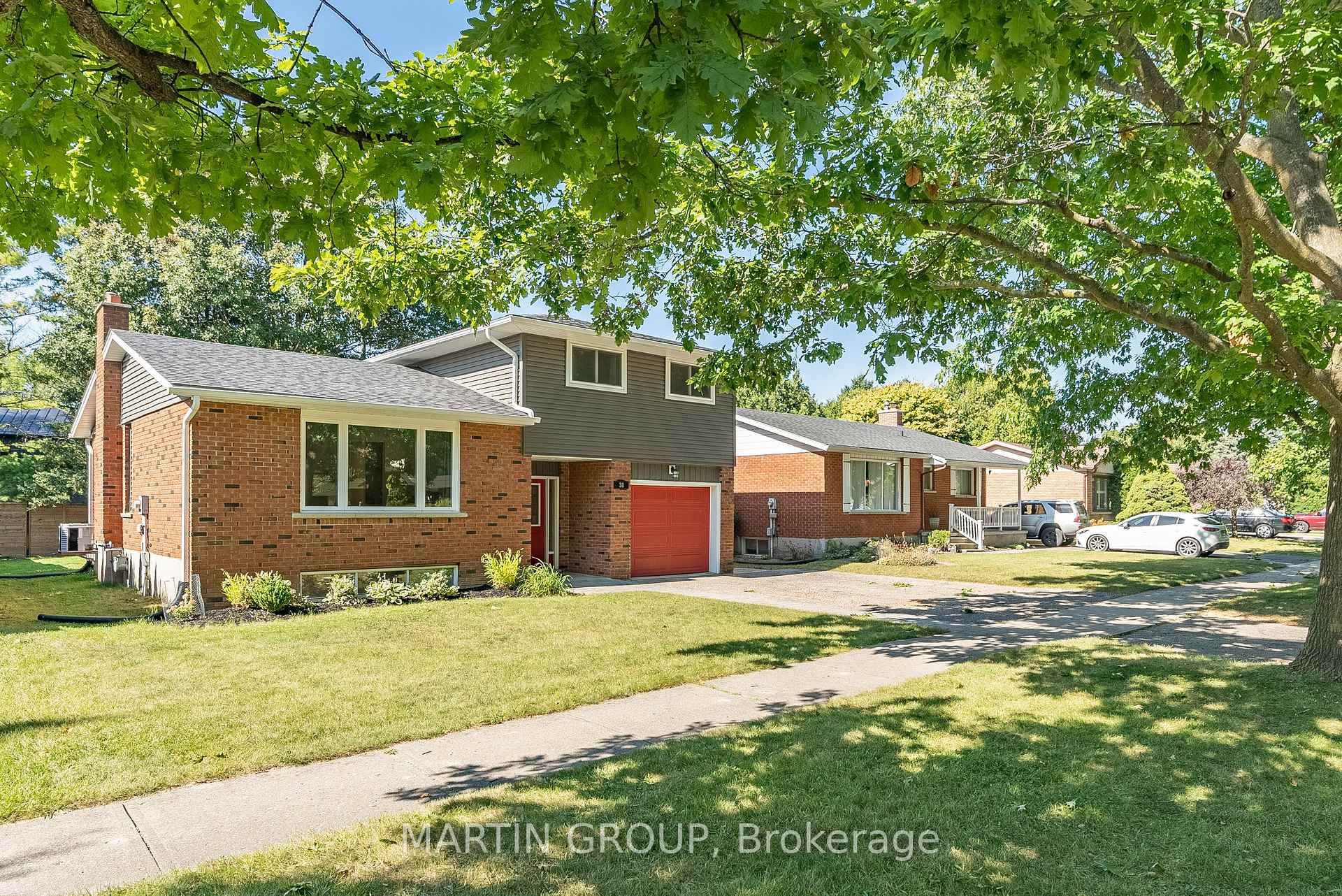 Photo 2 of Unit 1, 38 Black Walnut Drive, Kitchener — HOMEH