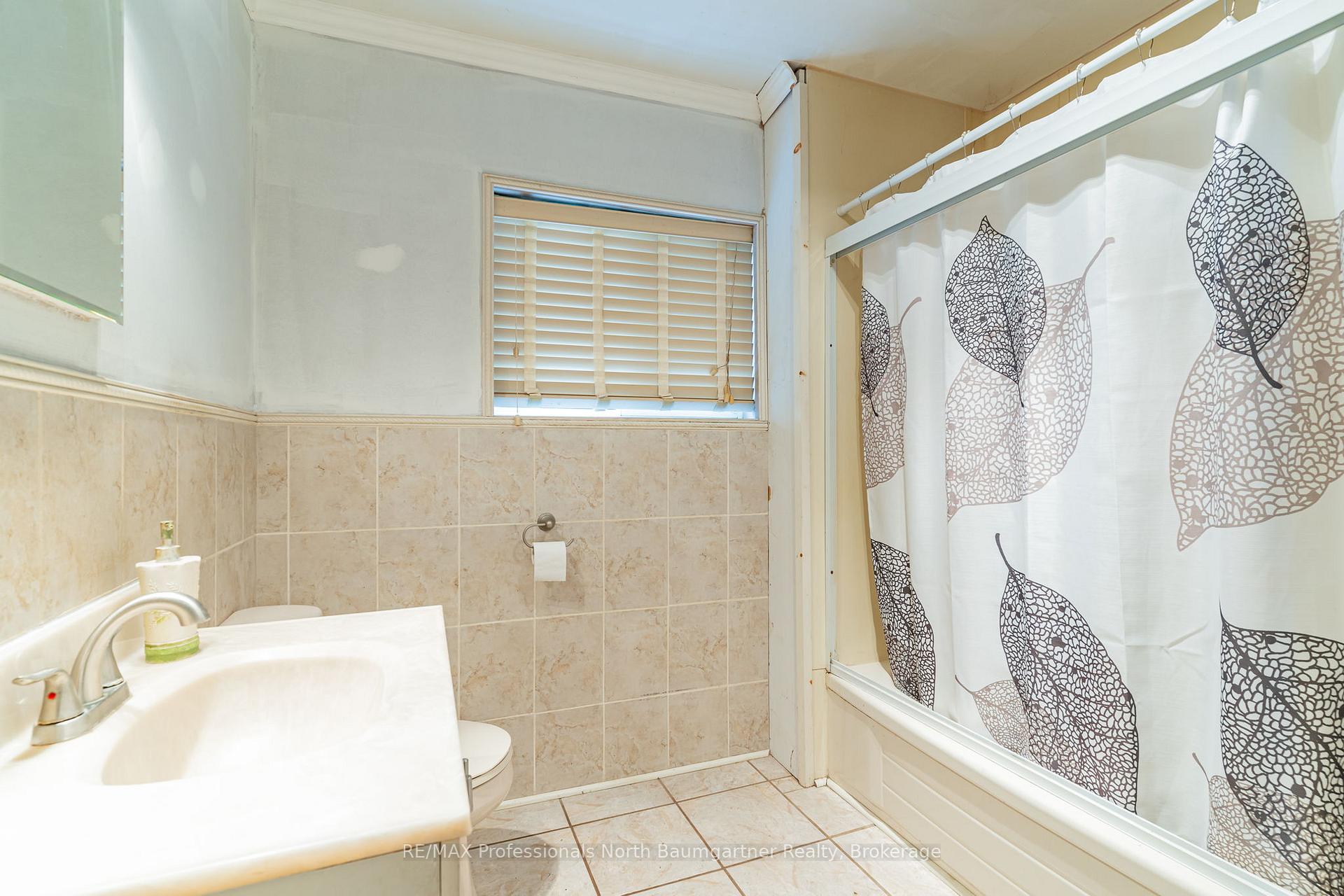 Photo 3 of 1015 Blackberry Lane, Minden Hills, Minden — HOMEH