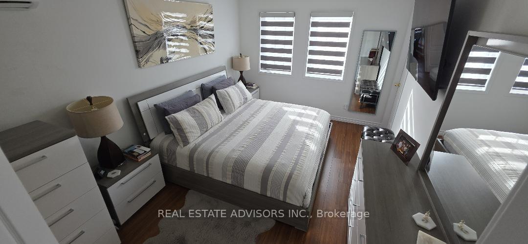 Photo 3 of Unit 39, 165 Fieldstone Drive, Vaughan, East Woodbridge — HOMEH