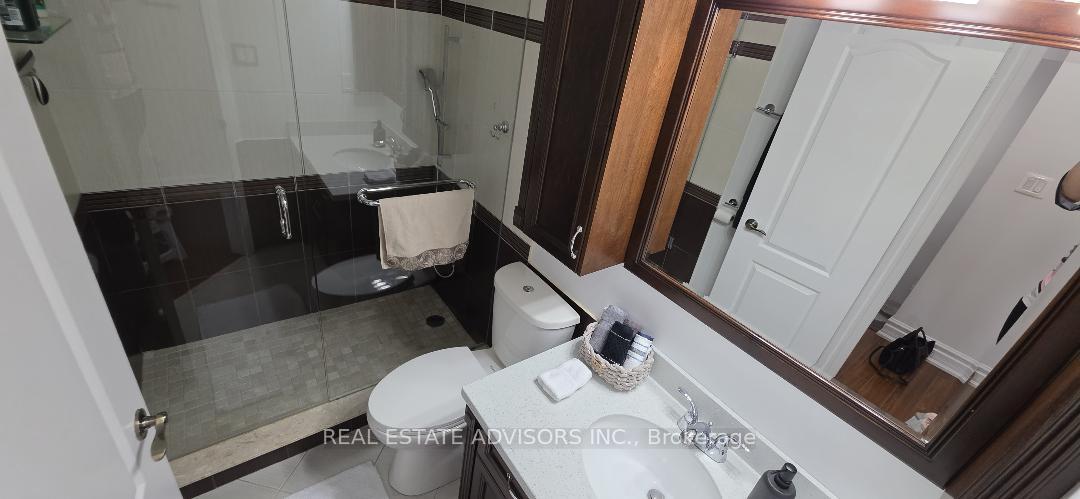 Photo 4 of Unit 39, 165 Fieldstone Drive, Vaughan, East Woodbridge — HOMEH