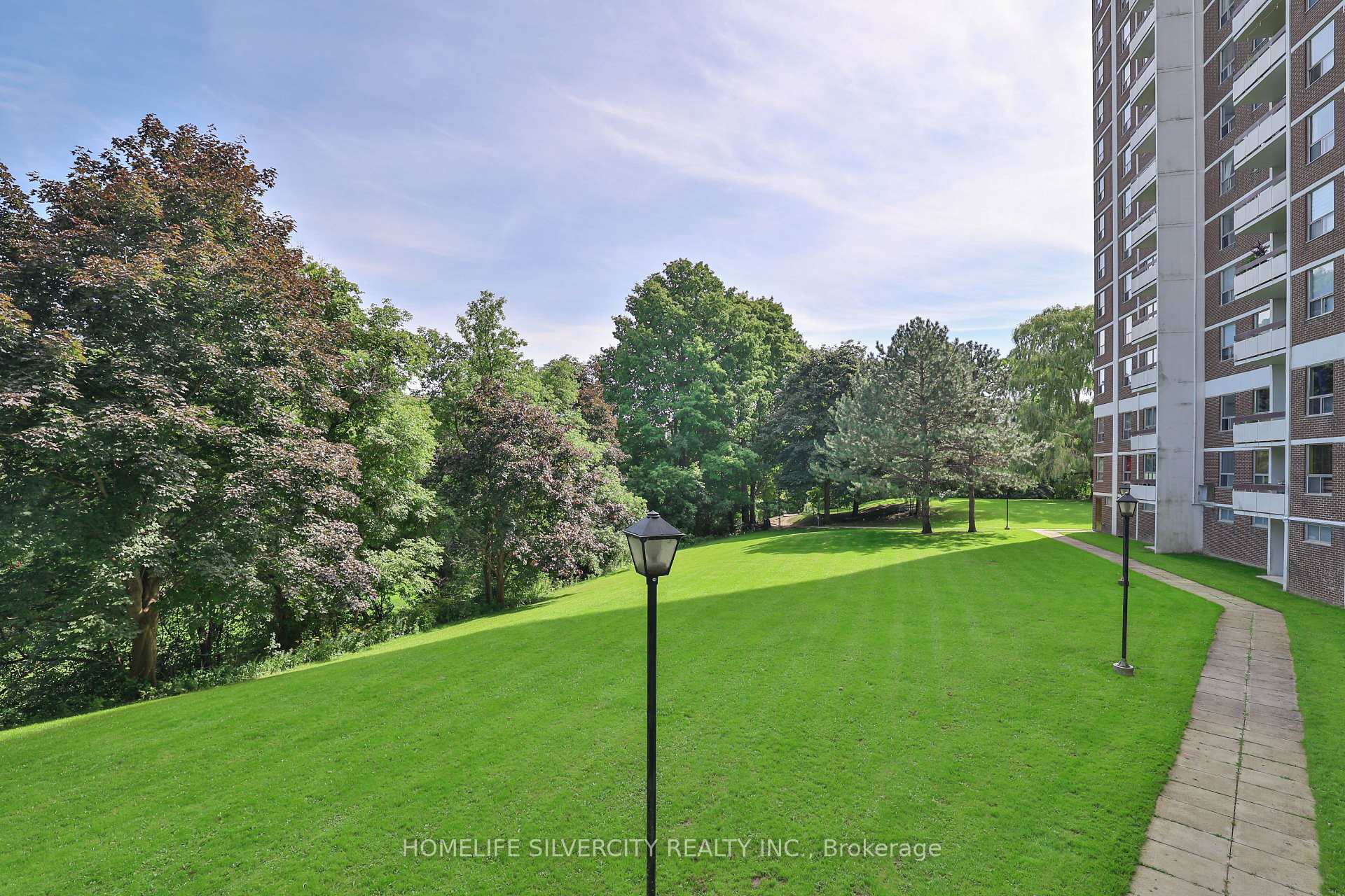 Photo 15 of Unit 105, 20 Edgecliff Golfway, Toronto, Flemingdon Park — HOMEH