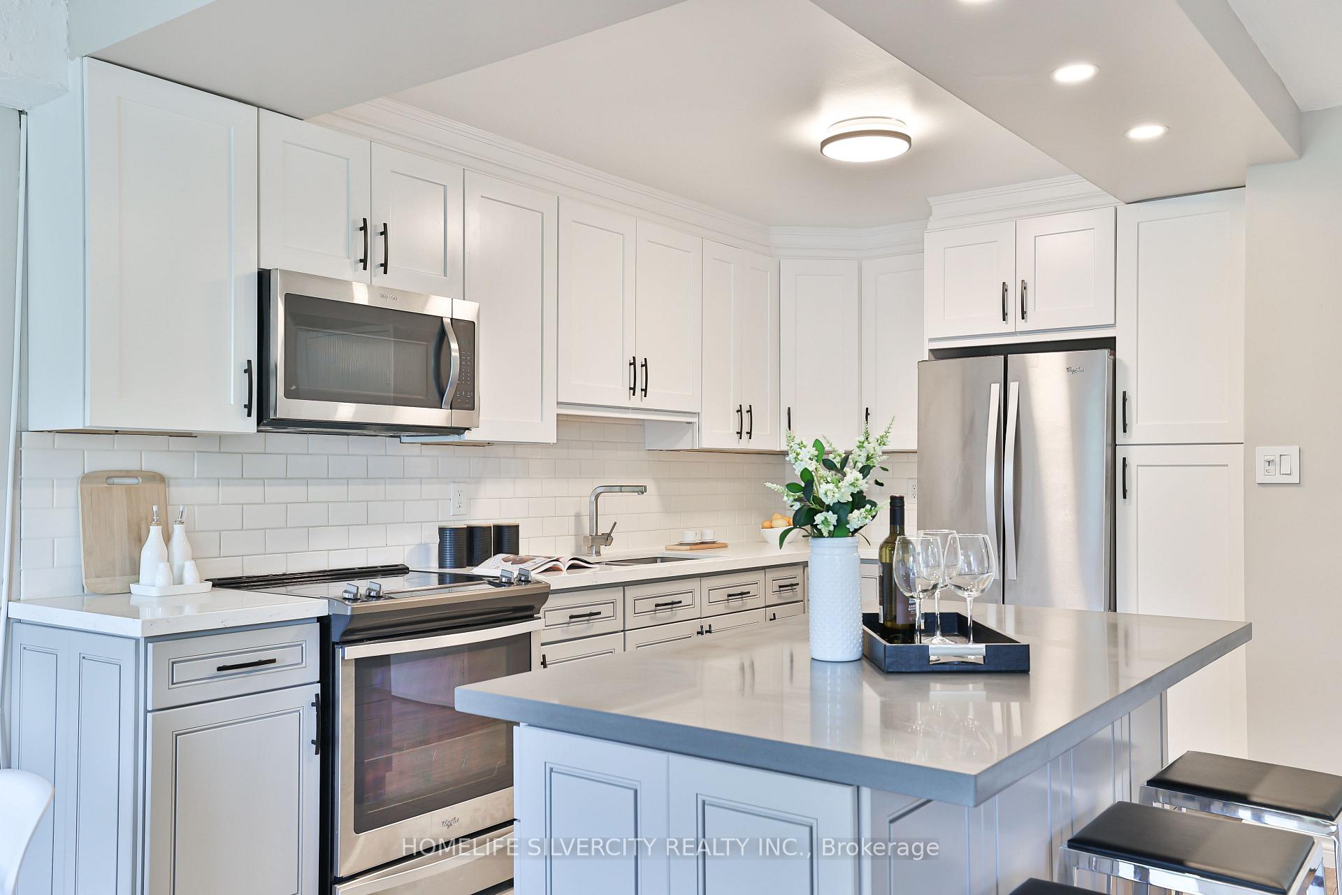 Photo 8 of Unit 105, 20 Edgecliff Golfway, Toronto, Flemingdon Park — HOMEH