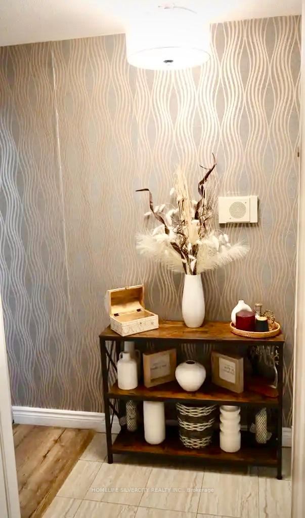 Photo 3 of Unit 105, 20 Edgecliff Golfway, Toronto, Flemingdon Park — HOMEH