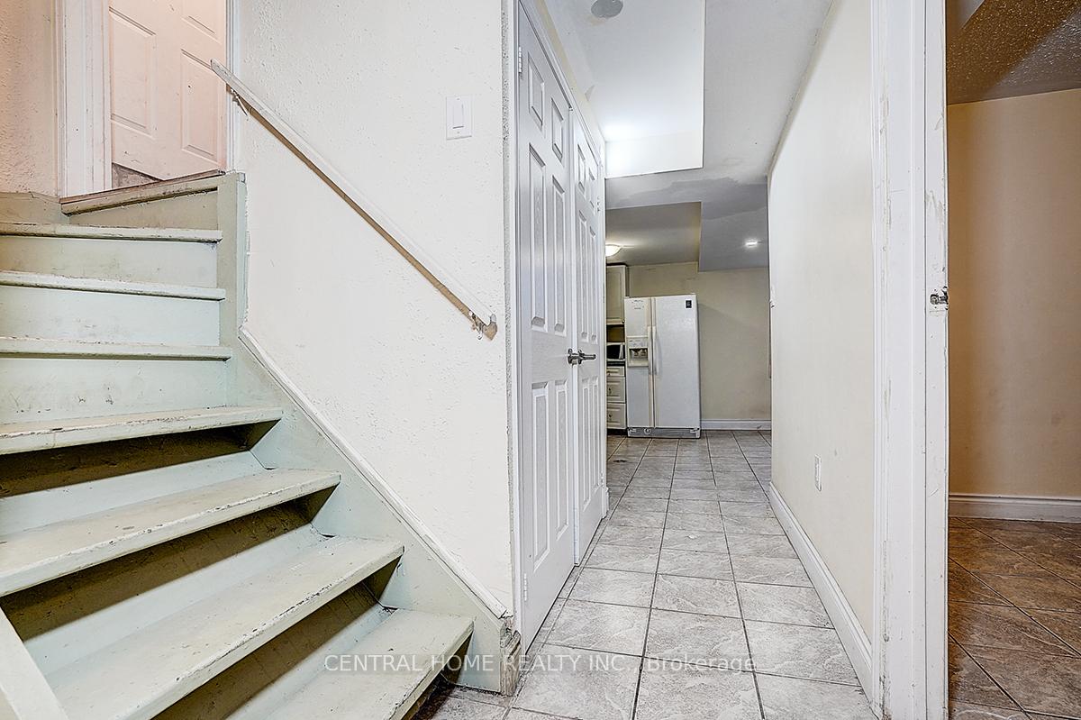 Photo 3 of Unit Basement, 17 Letty Avenue, Brampton, Fletcher's West — HOMEH