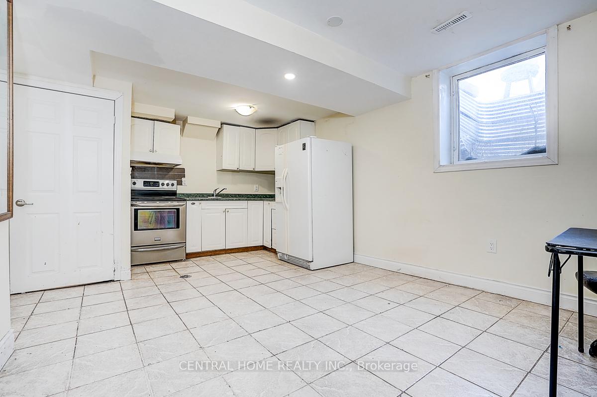 Photo 20 of Unit Basement, 17 Letty Avenue, Brampton, Fletcher's West — HOMEH