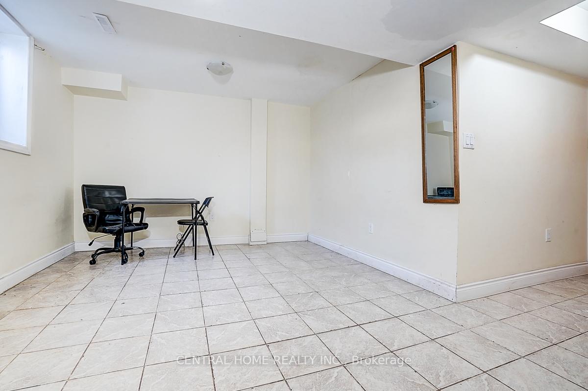 Photo 16 of Unit Basement, 17 Letty Avenue, Brampton, Fletcher's West — HOMEH