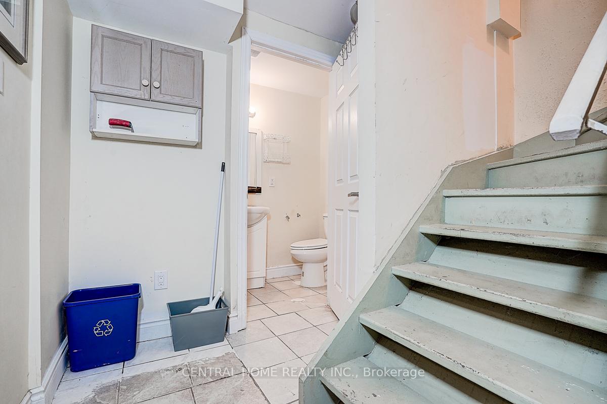 Photo 9 of Unit Basement, 17 Letty Avenue, Brampton, Fletcher's West — HOMEH