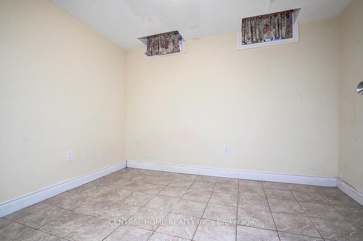 Photo 17 of Unit Basement, 17 Letty Avenue, Brampton, Fletcher's West — HOMEH