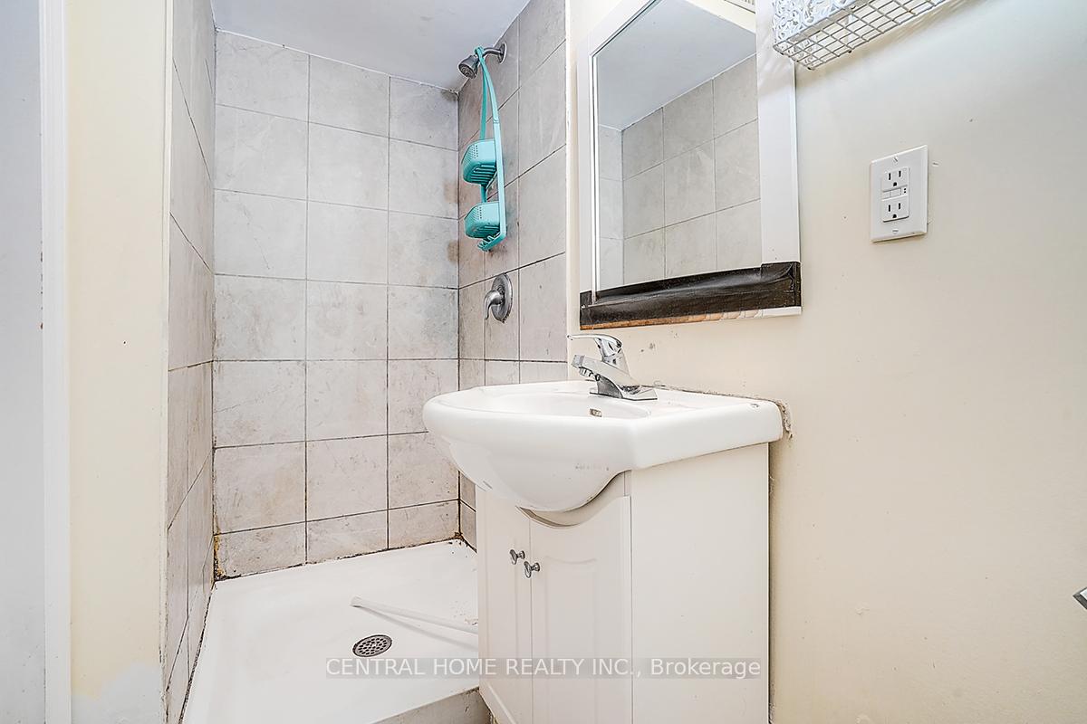 Photo 22 of Unit Basement, 17 Letty Avenue, Brampton, Fletcher's West — HOMEH