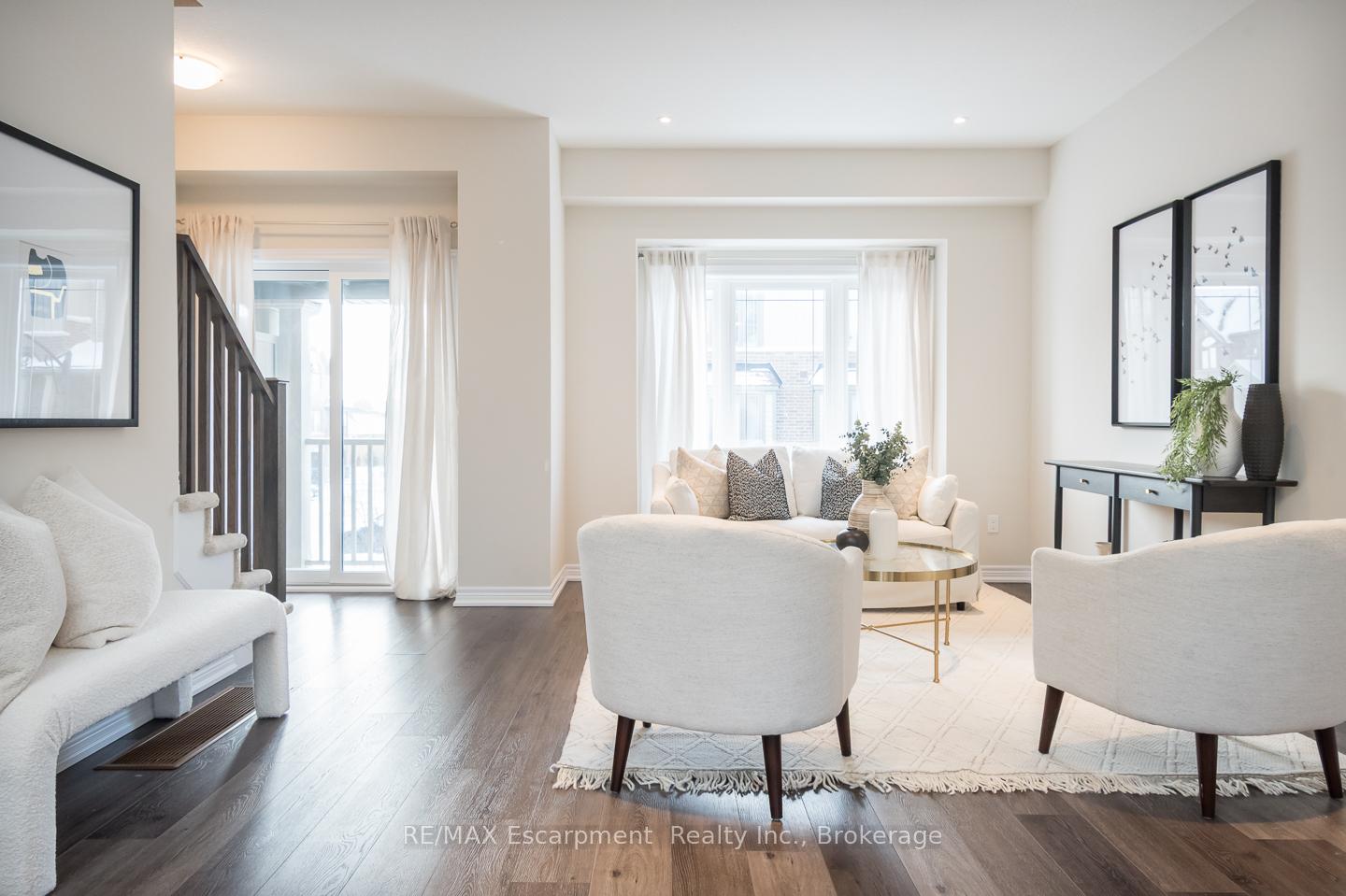 Photo 4 of Unit 18, 19 Picardy Drive, Hamilton, Stoney Creek Mountain — HOMEH