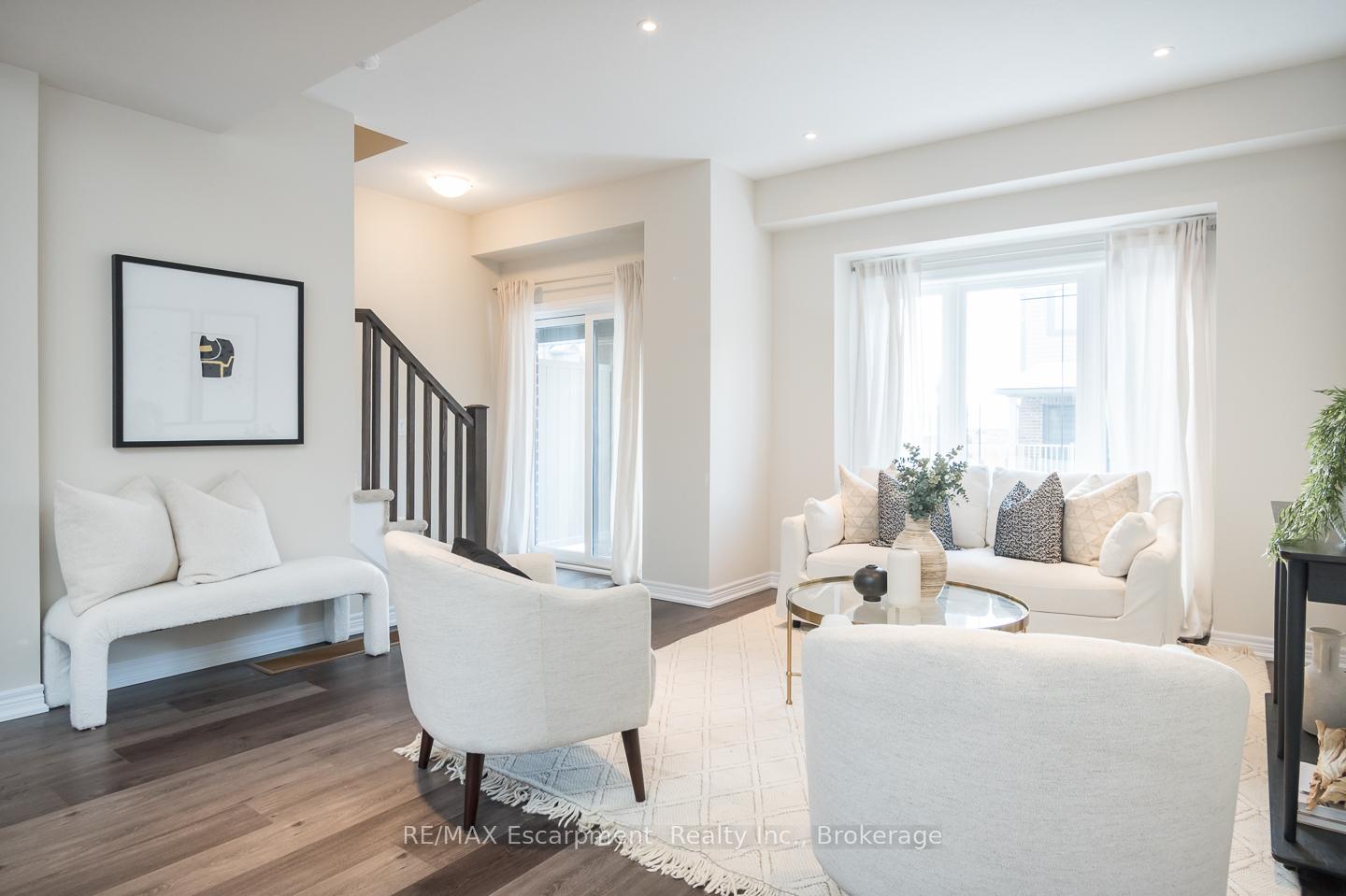 Photo 2 of Unit 18, 19 Picardy Drive, Hamilton, Stoney Creek Mountain — HOMEH