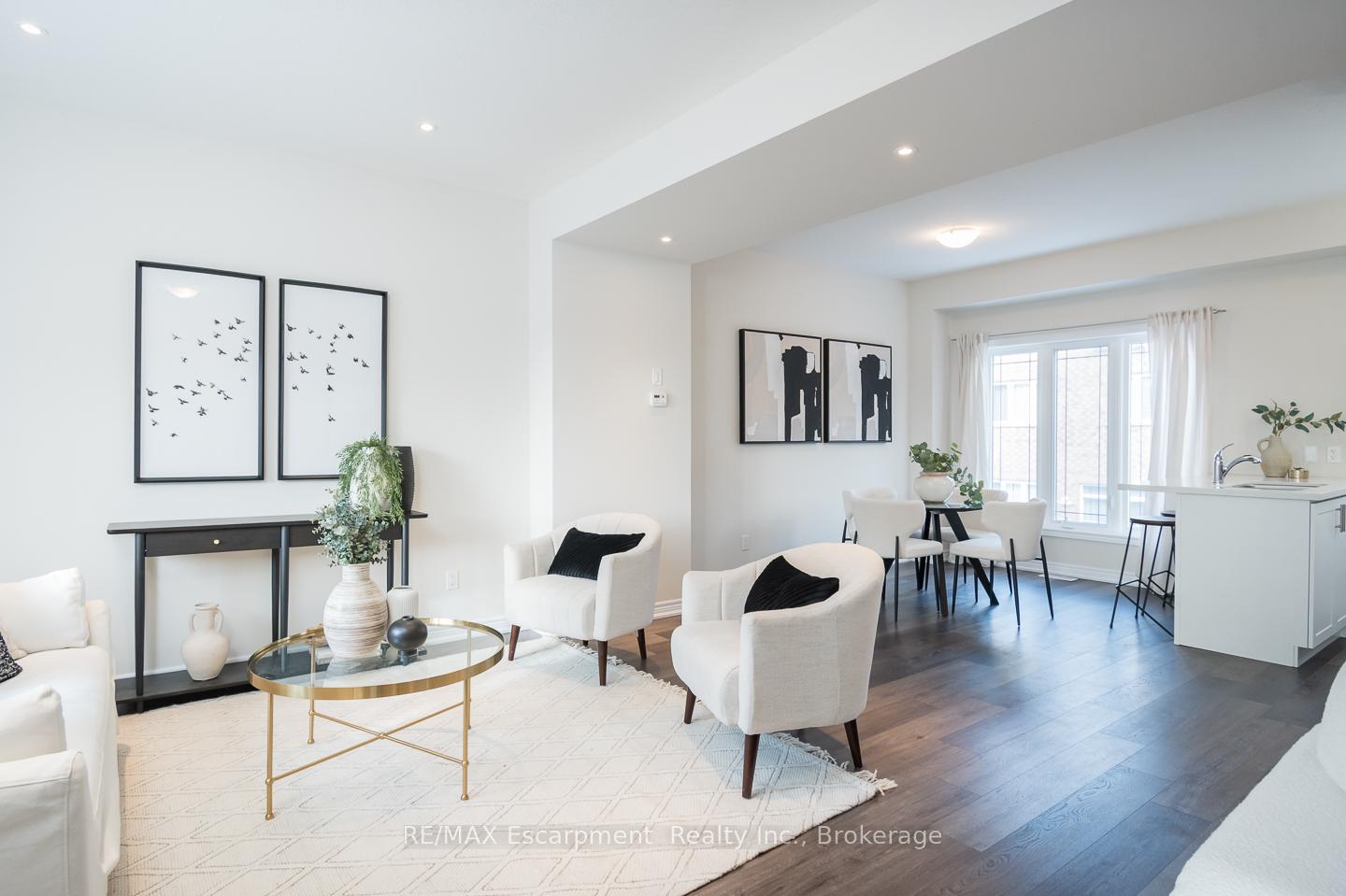 Photo 3 of Unit 18, 19 Picardy Drive, Hamilton, Stoney Creek Mountain — HOMEH