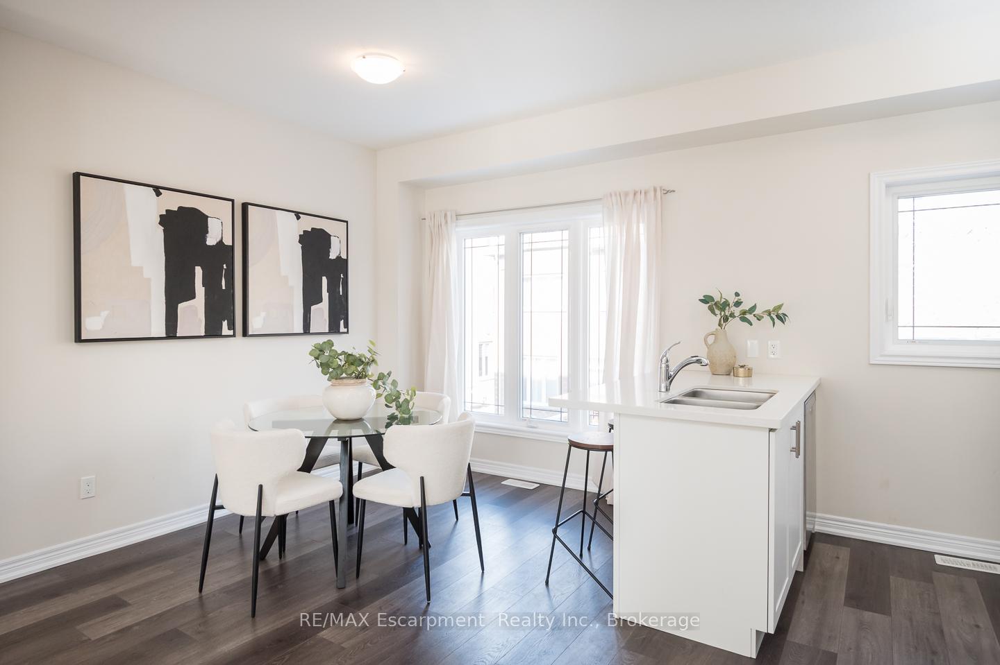 Photo 13 of Unit 18, 19 Picardy Drive, Hamilton, Stoney Creek Mountain — HOMEH