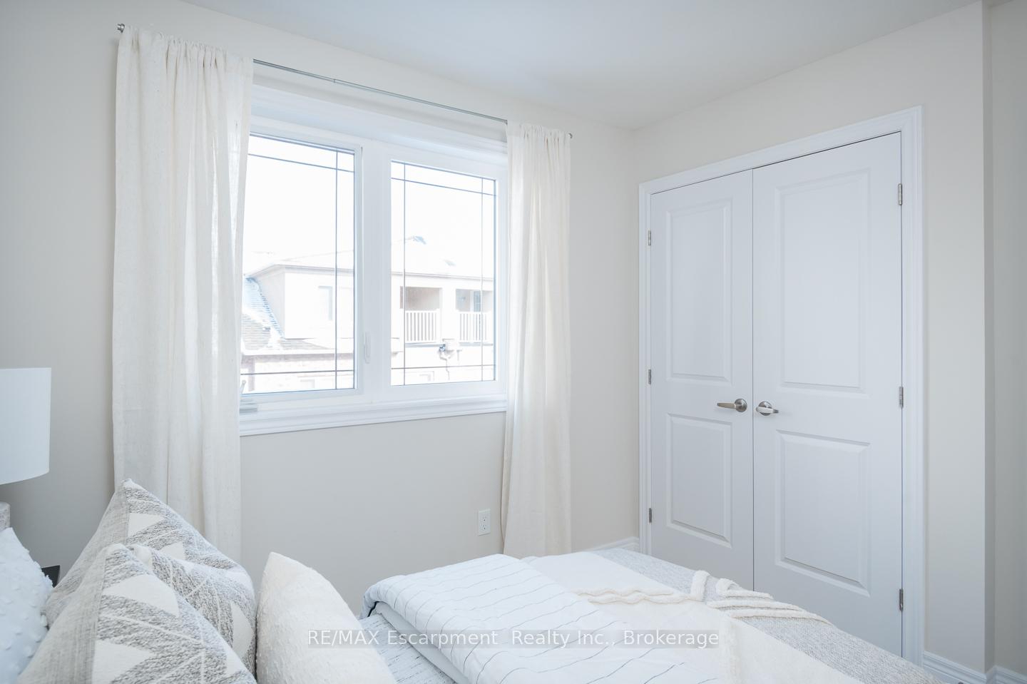 Photo 25 of Unit 18, 19 Picardy Drive, Hamilton, Stoney Creek Mountain — HOMEH
