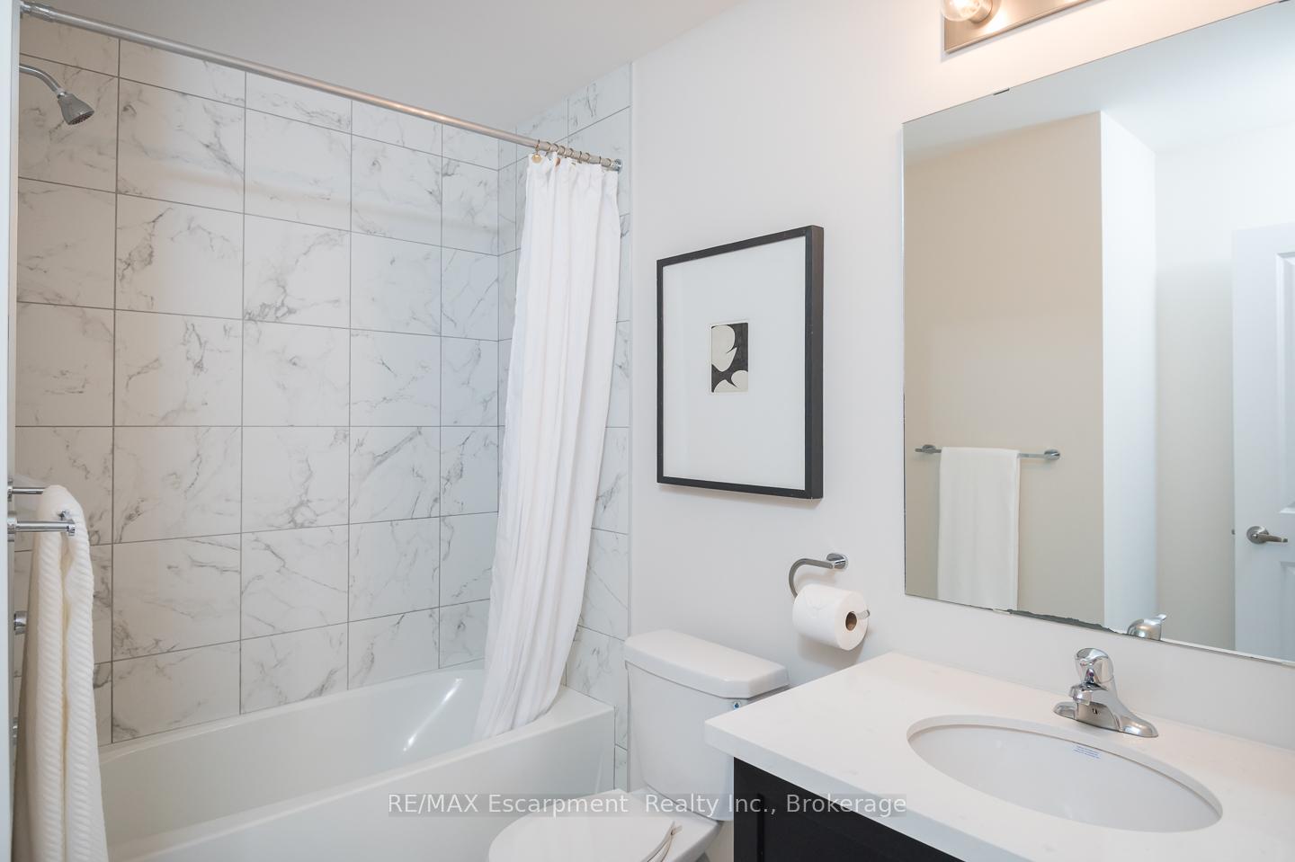 Photo 19 of Unit 18, 19 Picardy Drive, Hamilton, Stoney Creek Mountain — HOMEH