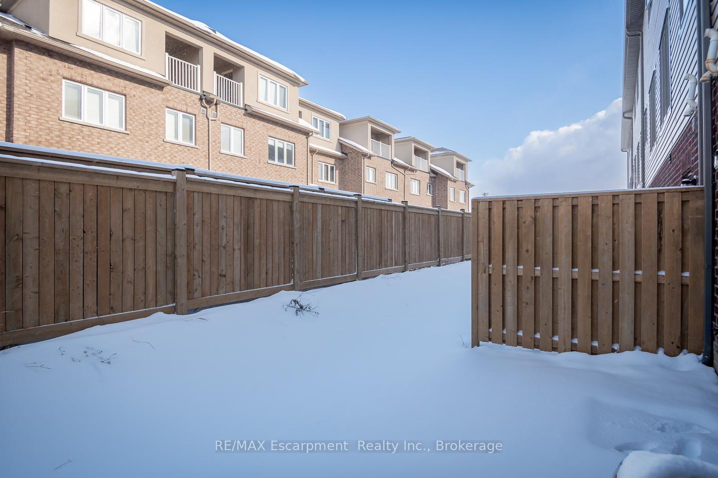 Photo 20 of Unit 18, 19 Picardy Drive, Hamilton, Stoney Creek Mountain — HOMEH