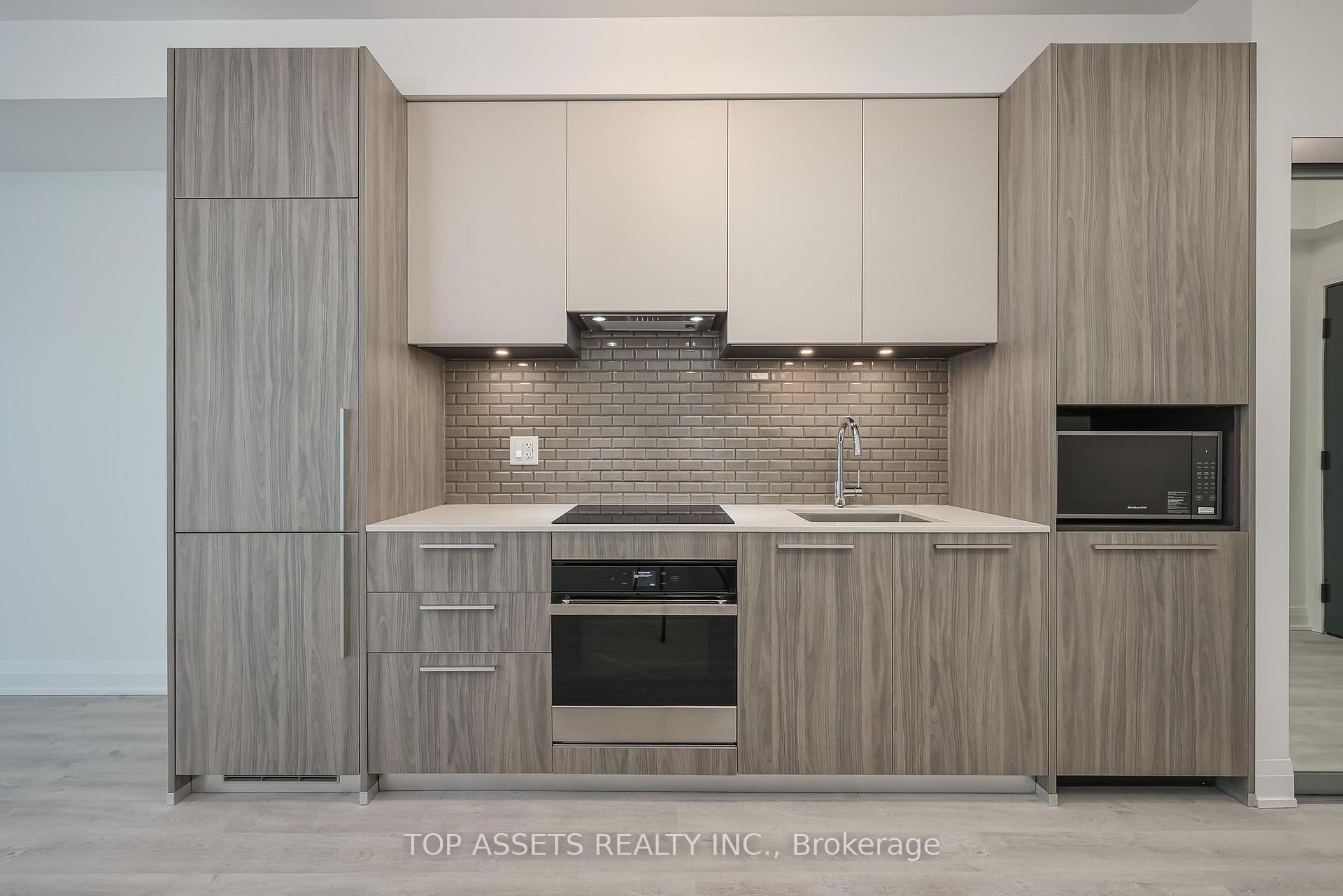 Photo 4 of Unit 1701, 65 Broadway Avenue, Toronto, Mount Pleasant West — HOMEH