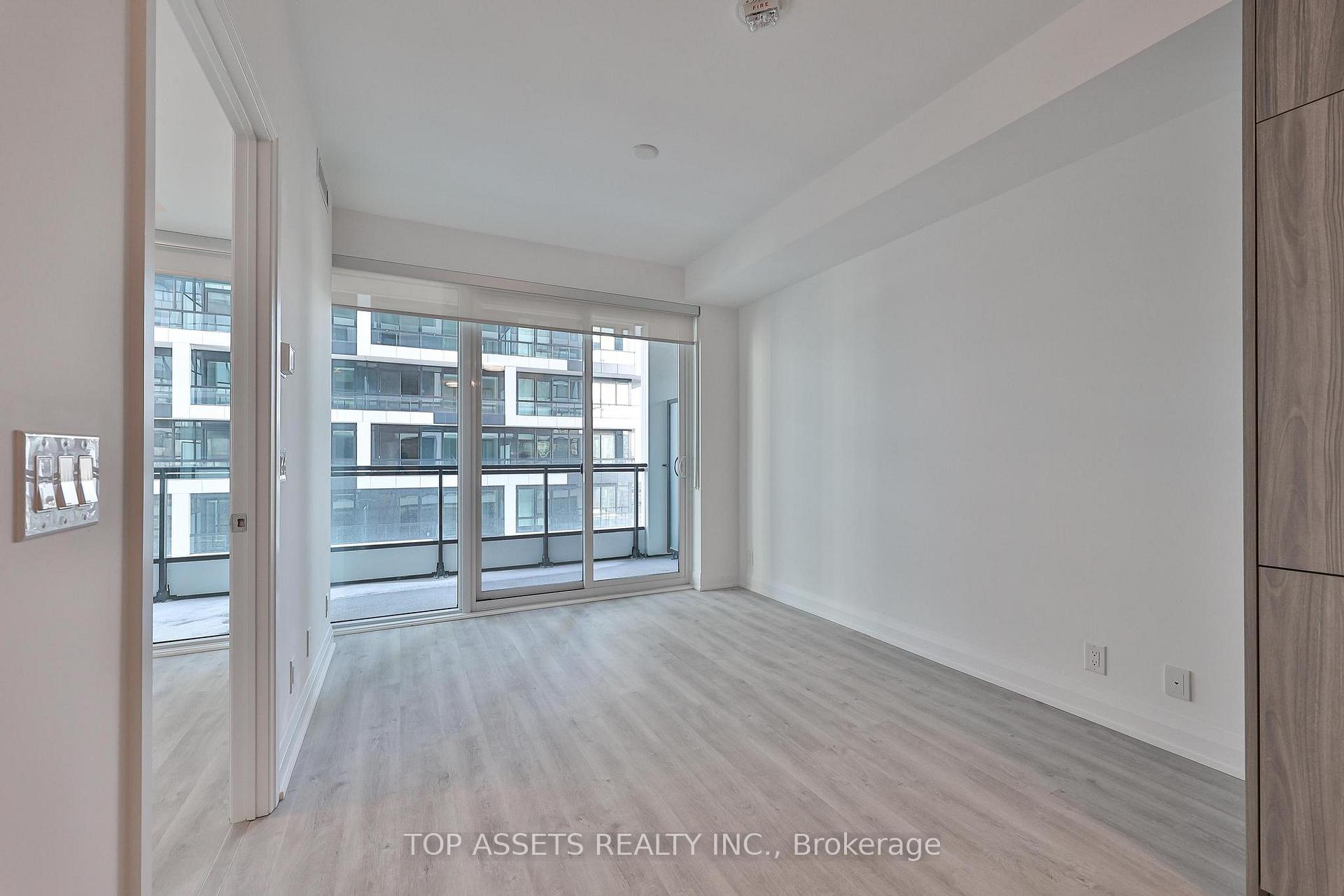 Photo 3 of Unit 1701, 65 Broadway Avenue, Toronto, Mount Pleasant West — HOMEH