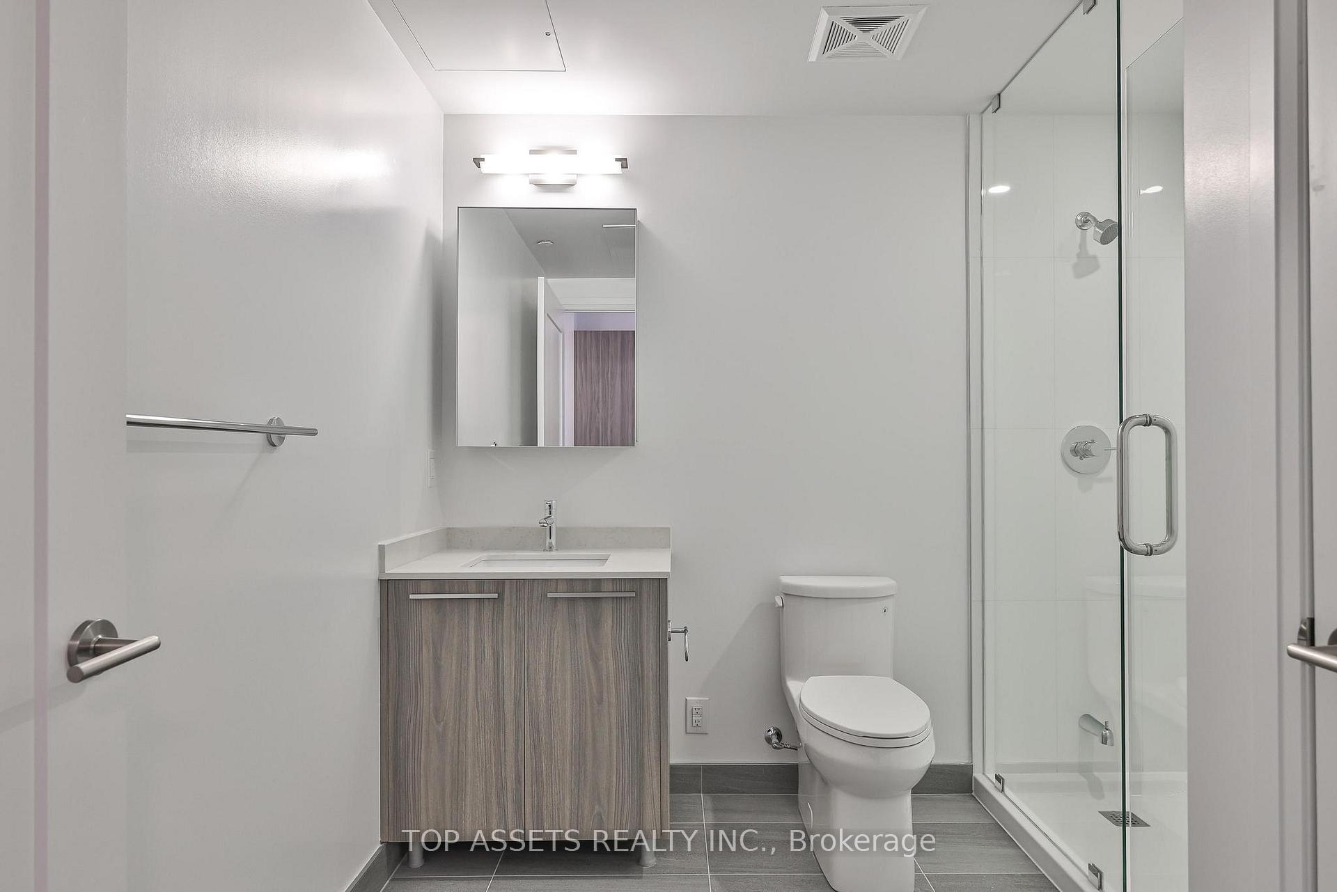 Photo 7 of Unit 1701, 65 Broadway Avenue, Toronto, Mount Pleasant West — HOMEH