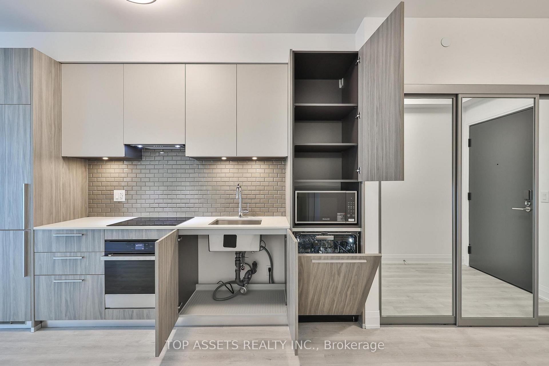 Photo 16 of Unit 1701, 65 Broadway Avenue, Toronto, Mount Pleasant West — HOMEH