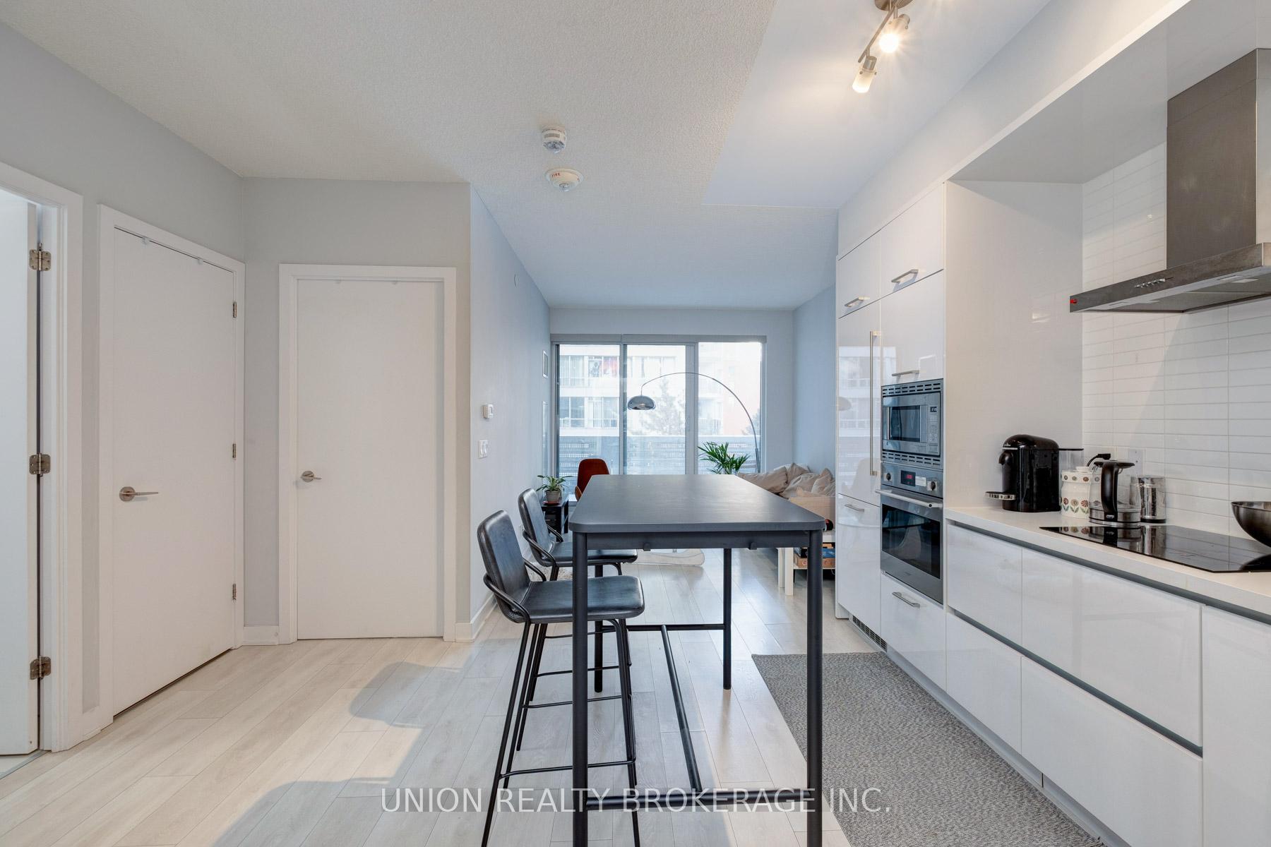 Photo 5 of Unit 303, 2221 Yonge Street, Toronto, Mount Pleasant West — HOMEH