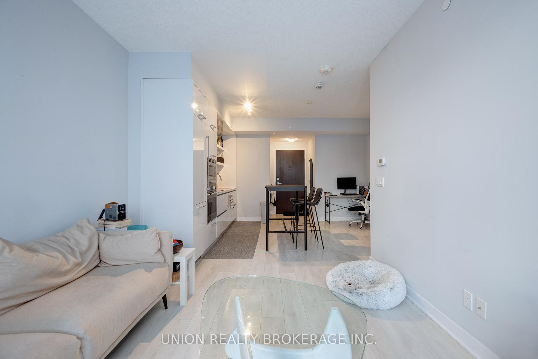 Photo 6 of Unit 303, 2221 Yonge Street, Toronto, Mount Pleasant West — HOMEH